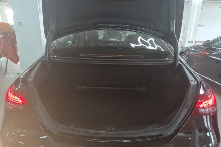 Used Mercedes-Benz E-Class 2023 Facelift E 260 L Trunk