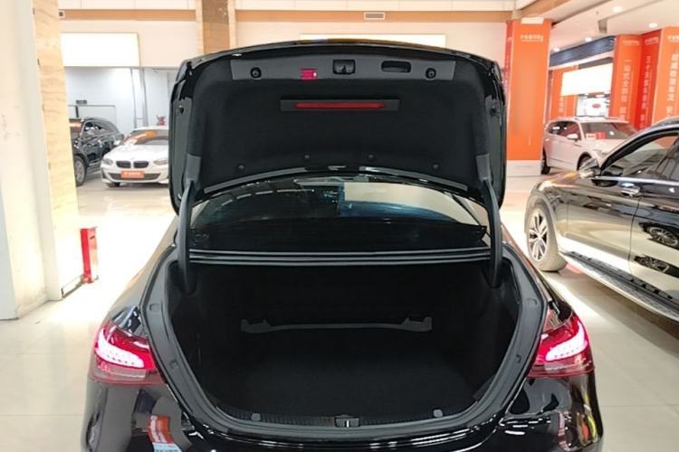 Used Mercedes-Benz E-Class 2023 E 260 L Trunk