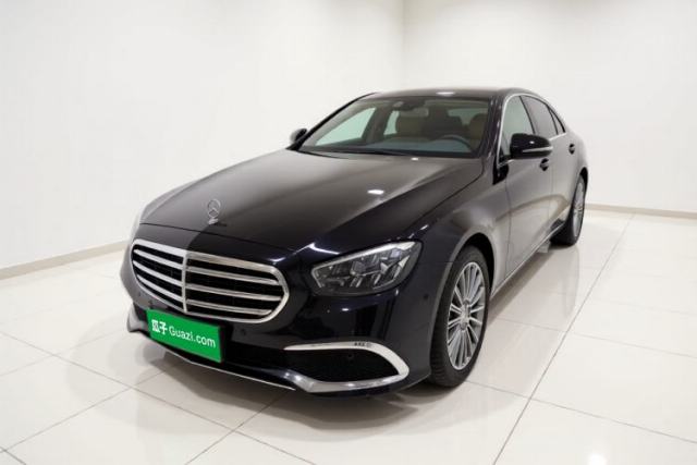 Ojetý Mercedes-Benz E-Class 2023 Updated E 300 L Luxury Edition