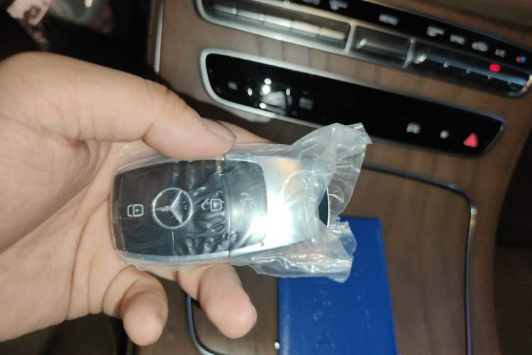 Used Mercedes-Benz E-Class 2023 Facelift E 260 L Vehicle Key