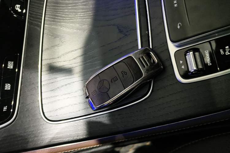 Used Mercedes-Benz E-Class 2023 Restyled E 300 L Sporty and Stylish Edition Vehicle Key