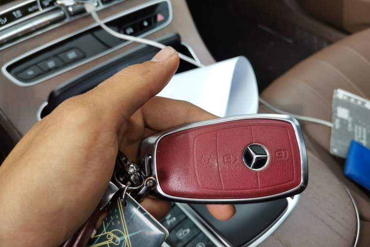 Used Mercedes-Benz E-Class 2023 Updated E 300 L Fashion Edition Vehicle Key