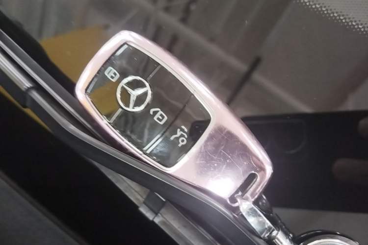 Used Mercedes-Benz E-Class 2023 Updated E 300 L Fashion Edition Vehicle Key