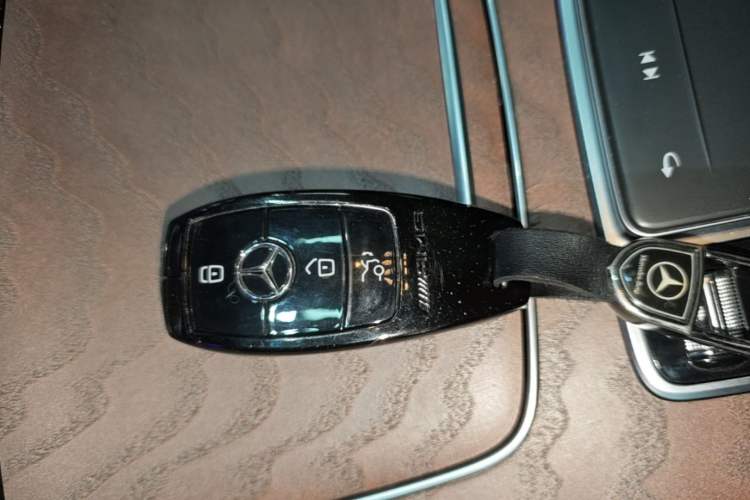 Used Mercedes-Benz E-Class 2023 Updated E 300 L Fashion Edition Vehicle Key