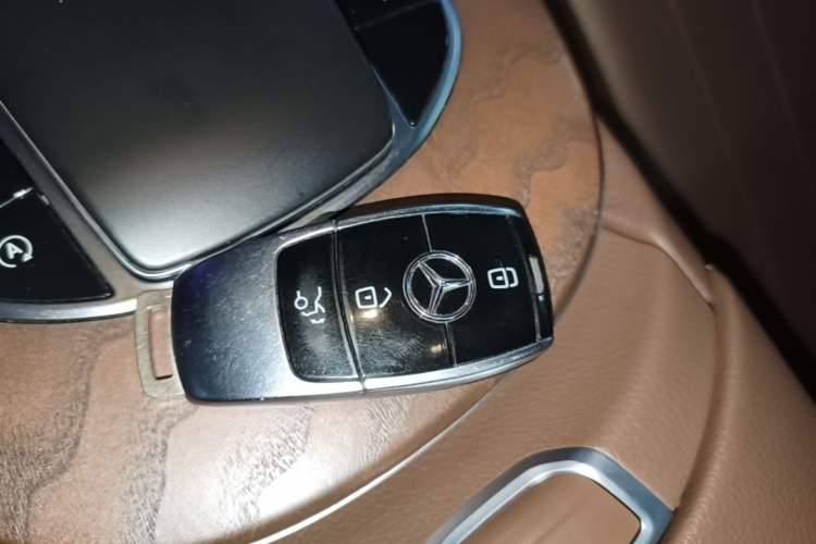 Used Mercedes-Benz E-Class 2023 Updated E 300 L Luxury Edition Vehicle Key