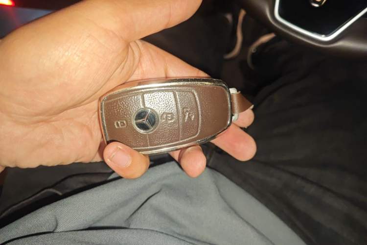 Used Mercedes-Benz E-Class 2023 Updated E 300 L Fashion Edition Vehicle Key