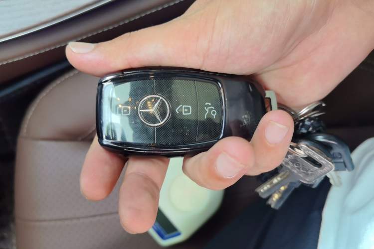 Used Mercedes-Benz E-Class 2023 Updated E 300 L Fashion Edition Vehicle Key