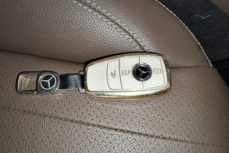 Used Mercedes-Benz E-Class 2023 Updated E 300 L Fashion Edition Vehicle Key
