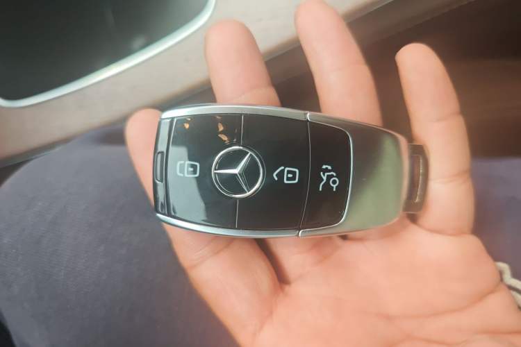 Used Mercedes-Benz E-Class 2023 Updated E 300 L Fashion Edition Vehicle Key
