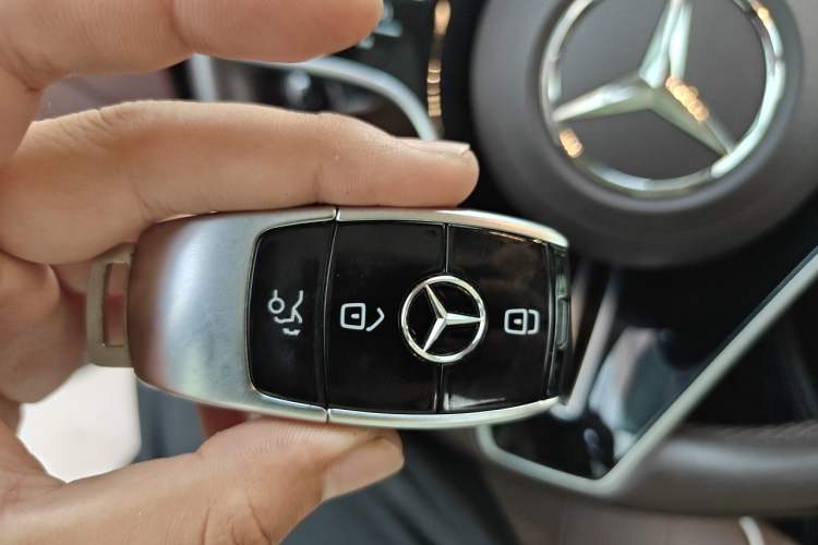 Used Mercedes-Benz E-Class 2023 Updated E 300 L Luxury Edition Vehicle Key