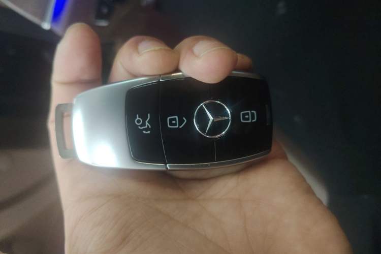 Used Mercedes-Benz E-Class 2023 Updated E 300 L Fashion Edition Vehicle Key