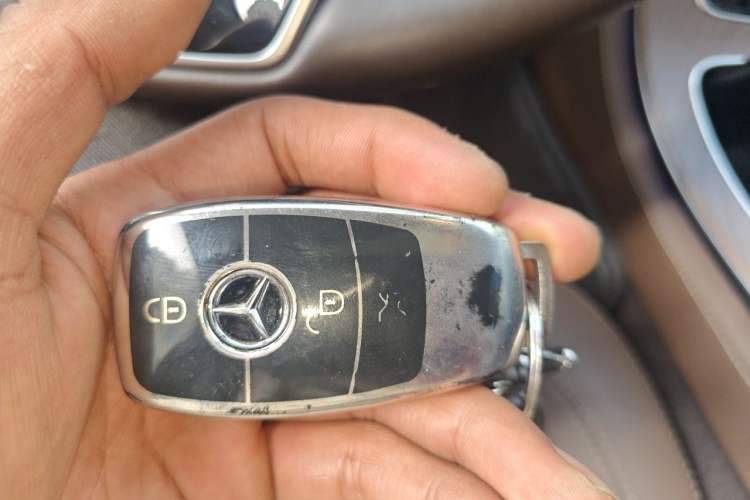 Used Mercedes-Benz E-Class 2023 Updated E 300 L Fashion Edition Vehicle Key