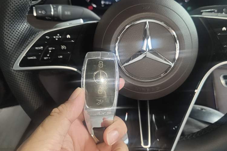 Used Mercedes-Benz E-Class 2023 Facelift E 260 L Vehicle Key