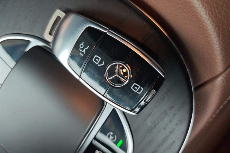 Used Mercedes-Benz E-Class 2023 Restyled E 300 L Sport Luxury Edition Vehicle Key