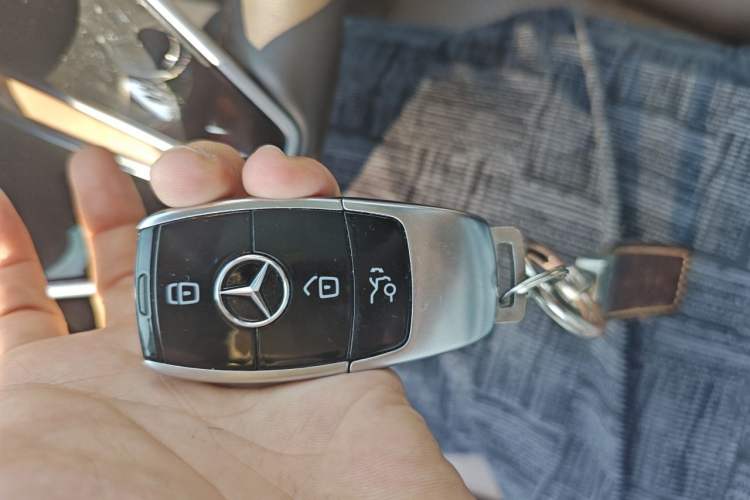 Used Mercedes-Benz E-Class 2023 Updated E 300 L Fashion Edition Vehicle Key