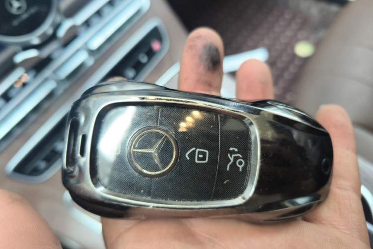 Used Mercedes-Benz E-Class 2023 Updated E 300 L Fashion Edition Vehicle Key
