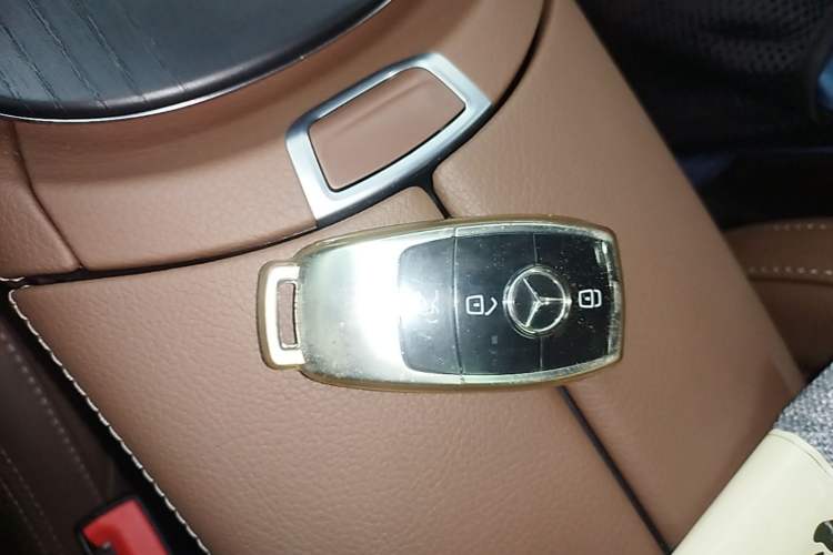 Used Mercedes-Benz E-Class 2023 Restyled E 300 L Sport Luxury Edition Vehicle Key