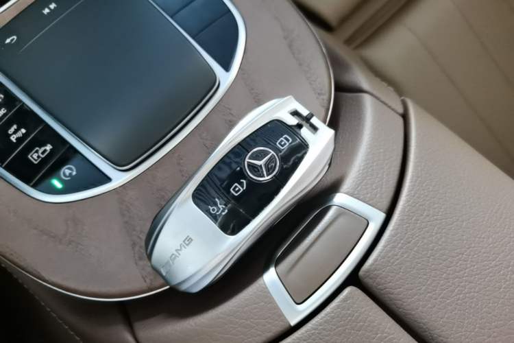 Used Mercedes-Benz E-Class 2023 Facelift E 260 L Vehicle Key