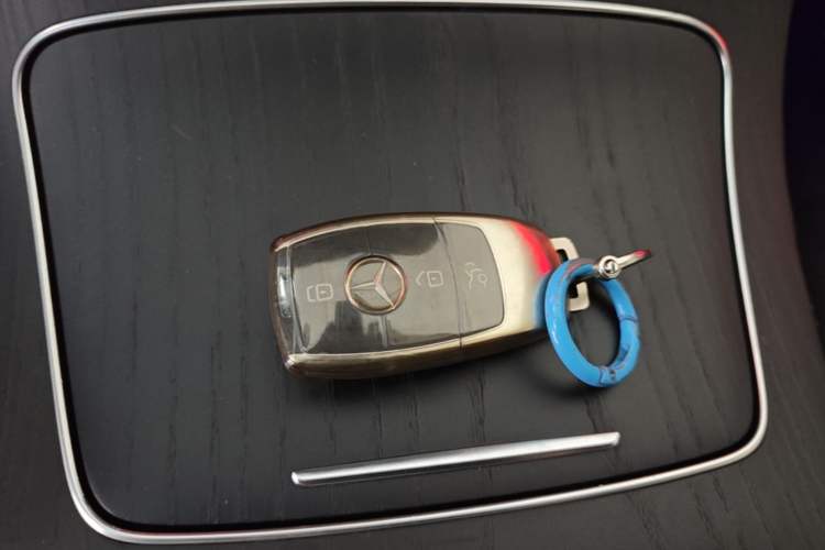 Used Mercedes-Benz E-Class 2023 Restyled E 300 L Sporty and Stylish Edition Vehicle Key