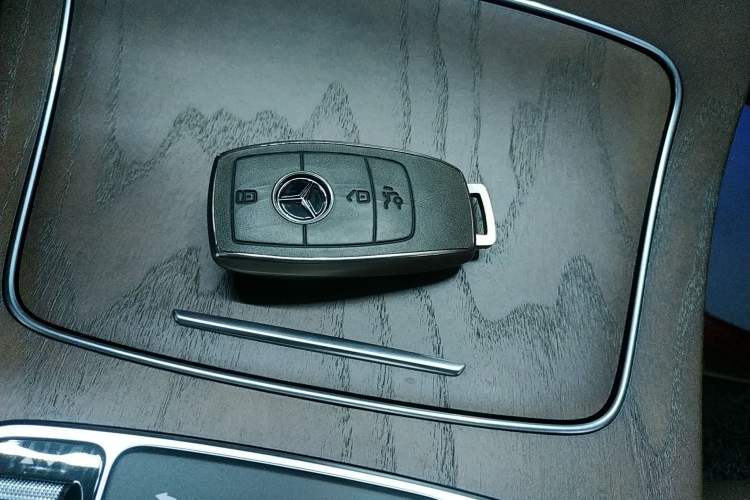 Used Mercedes-Benz E-Class 2023 E 260 L Vehicle Key
