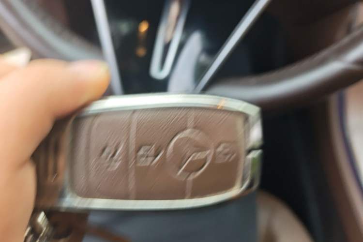 Used Mercedes-Benz E-Class 2023 Updated E 300 L Fashion Edition Vehicle Key