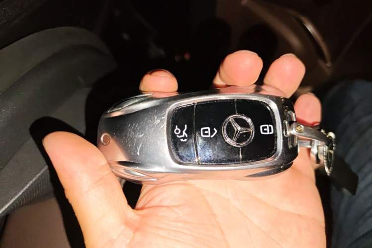 Used Mercedes-Benz E-Class 2023 Updated E 300 L Fashion Edition Vehicle Key