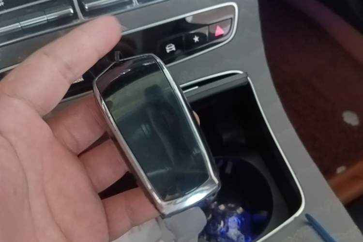 Used Mercedes-Benz E-Class 2023 Updated E 300 L Fashion Edition Vehicle Key