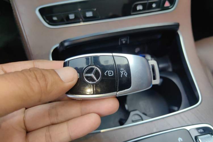 Used Mercedes-Benz E-Class 2023 Updated E 300 L Luxury Edition Vehicle Key
