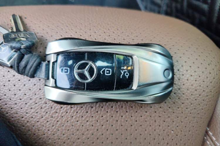 Used Mercedes-Benz E-Class 2023 Restyled E 300 L Sporty and Stylish Edition Vehicle Key