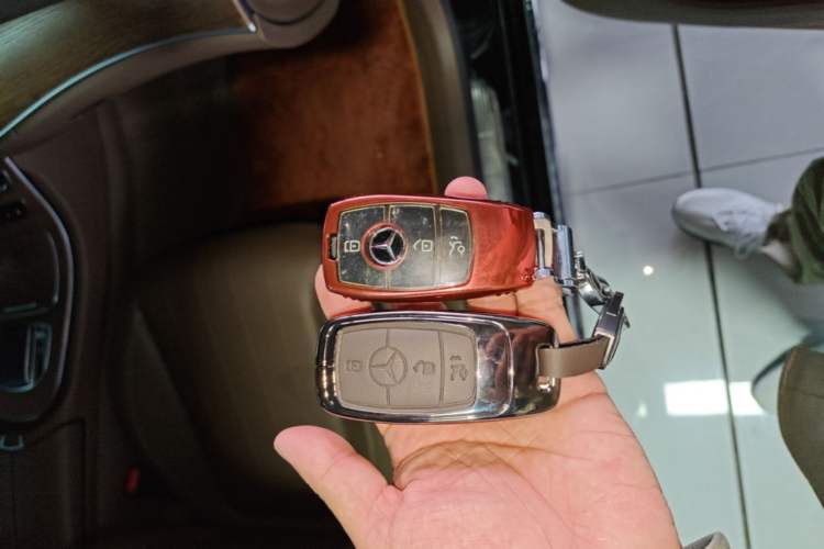 Used Mercedes-Benz E-Class 2023 Updated E 300 L Fashion Edition Vehicle Key