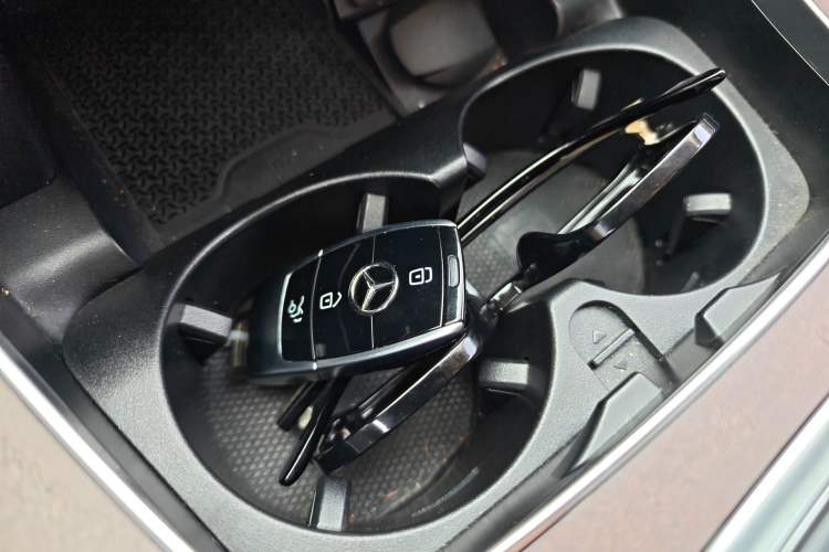 Used Mercedes-Benz E-Class 2023 Updated E 300 L Fashion Edition Vehicle Key