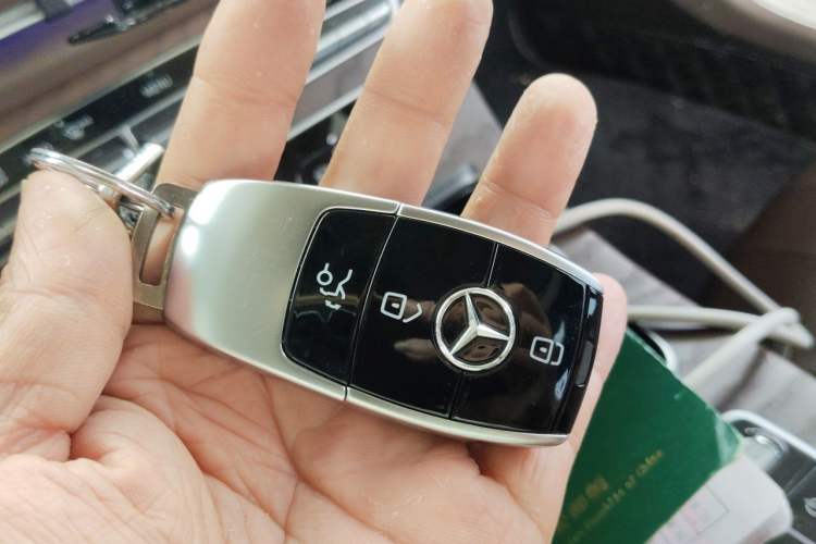 Used Mercedes-Benz E-Class 2023 Updated E 300 L Fashion Edition Vehicle Key