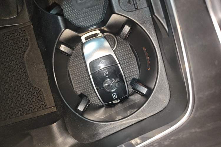 Used Mercedes-Benz E-Class 2023 Restyled E 300 L Sporty and Stylish Edition Vehicle Key