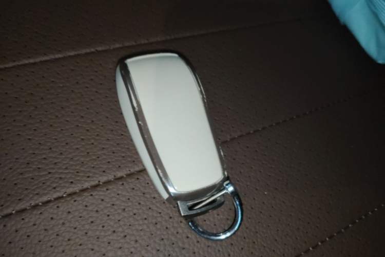 Used Mercedes-Benz E-Class 2023 Updated E 300 L Fashion Edition Vehicle Key