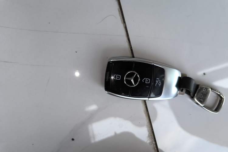 Used Mercedes-Benz E-Class 2023 Updated E 300 L Fashion Edition Vehicle Key
