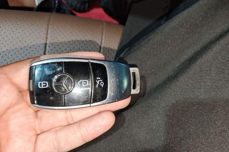 Used Mercedes-Benz E-Class 2023 E 260 L Vehicle Key