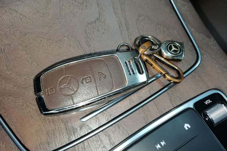Used Mercedes-Benz E-Class 2023 Updated E 300 L Luxury Edition Vehicle Key