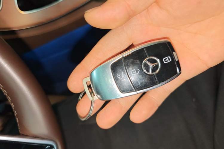 Used Mercedes-Benz E-Class 2023 Facelift E 260 L 4MATIC Vehicle Key