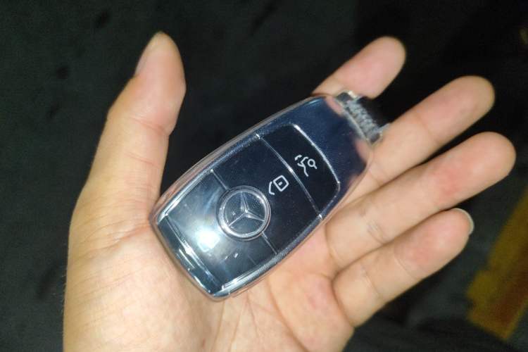 Used Mercedes-Benz E-Class 2023 Updated E 300 L Fashion Edition Vehicle Key