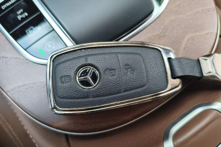 Used Mercedes-Benz E-Class 2023 Updated E 300 L Fashion Edition Vehicle Key