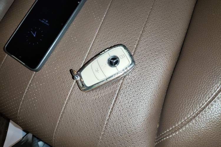 Used Mercedes-Benz E-Class 2023 Updated E 300 L Fashion Edition Vehicle Key