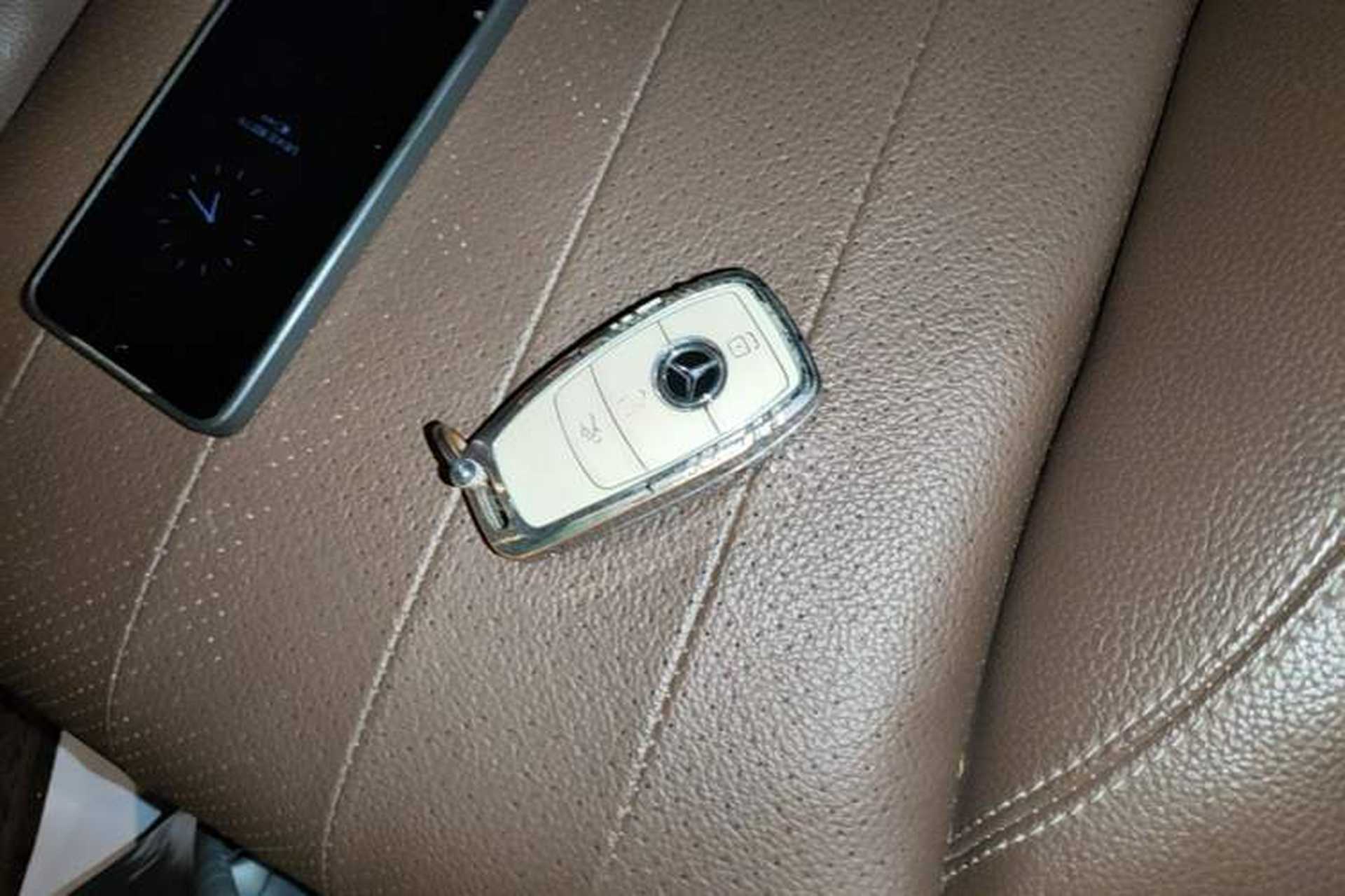 Used Mercedes-Benz E-Class 2023 Updated E 300 L Fashion Edition Vehicle Key