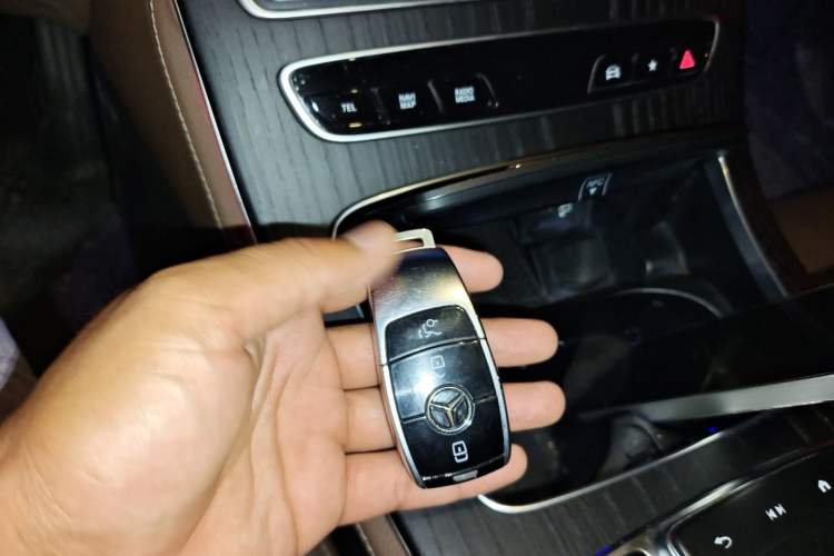 Used Mercedes-Benz E-Class 2023 Restyled E 300 L Sporty and Stylish Edition Vehicle Key