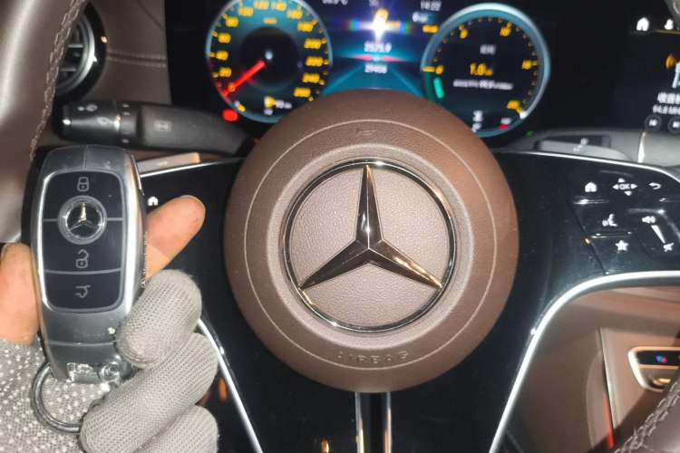 Used Mercedes-Benz E-Class 2023 Updated E 300 L Fashion Edition Vehicle Key