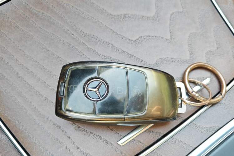Used Mercedes-Benz E-Class 2023 Facelift E 260 L Vehicle Key