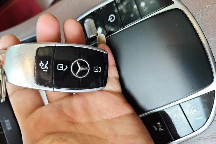 Used Mercedes-Benz E-Class 2023 E 260 L Vehicle Key
