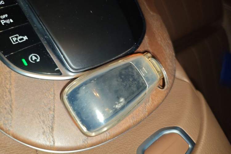 Used Mercedes-Benz E-Class 2023 Facelift E 260 L Vehicle Key