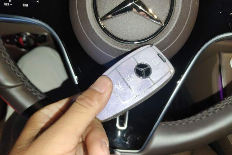 Used Mercedes-Benz E-Class 2023 E 260 L Vehicle Key