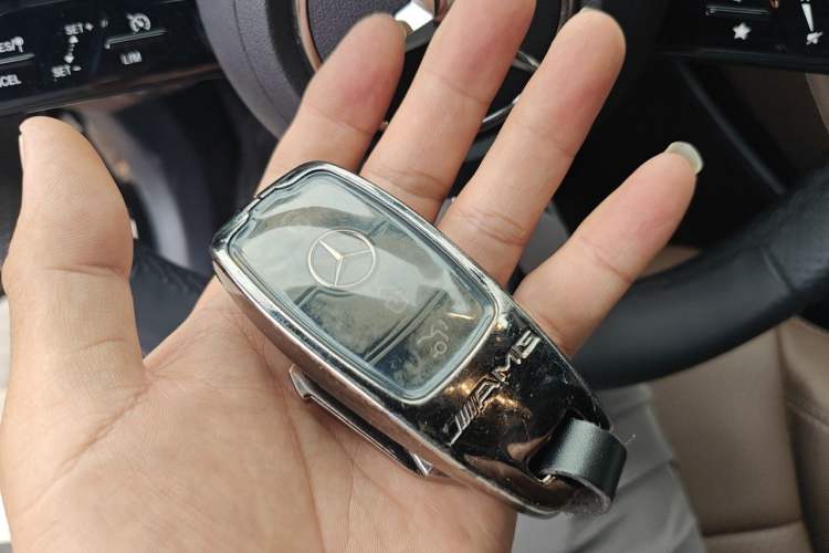 Used Mercedes-Benz E-Class 2023 Restyled E 300 L Sporty and Stylish Edition Vehicle Key