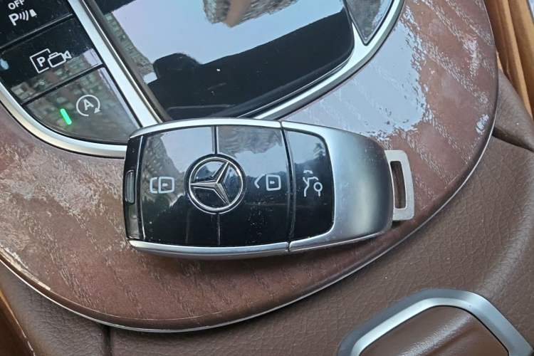 Used Mercedes-Benz E-Class 2023 Facelift E 260 L Vehicle Key